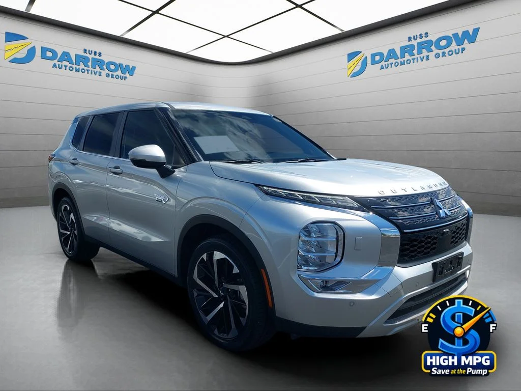 Used 2024 Silver Mitsubishi SE image 7