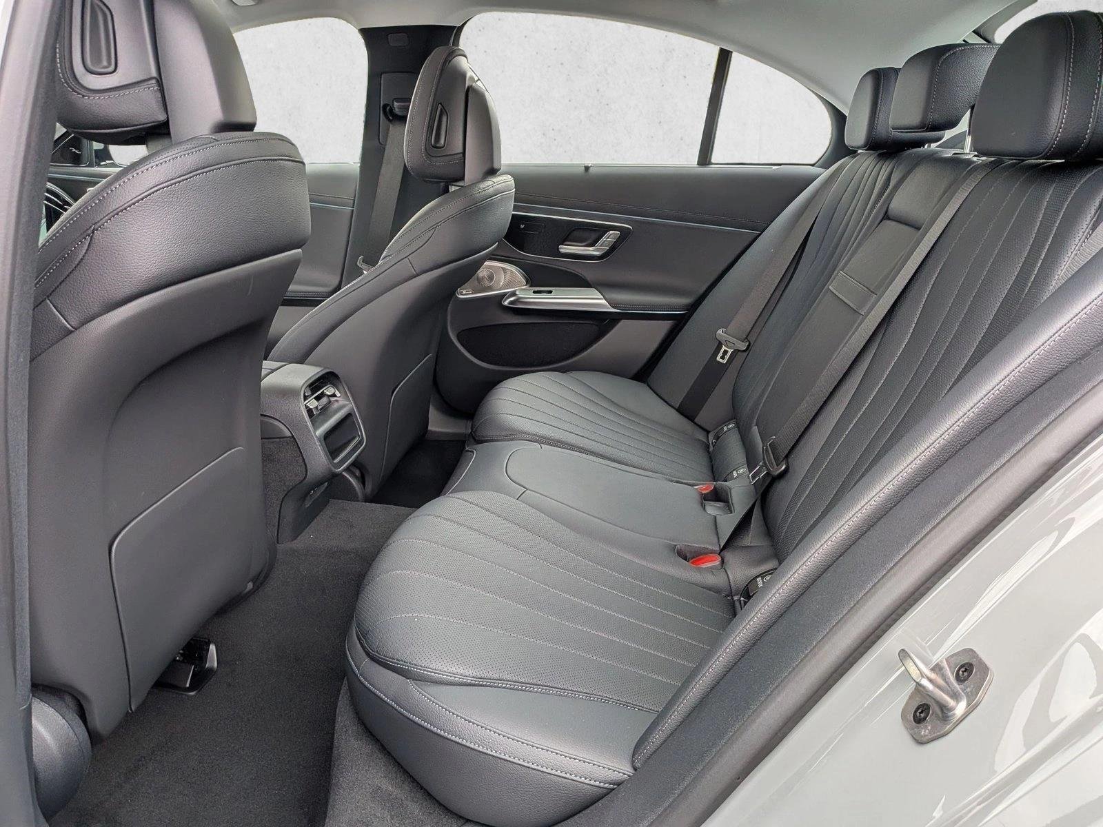 New 2026 MANUFAKTUR Alpine Grey Mercedes-Benz E350 image 17