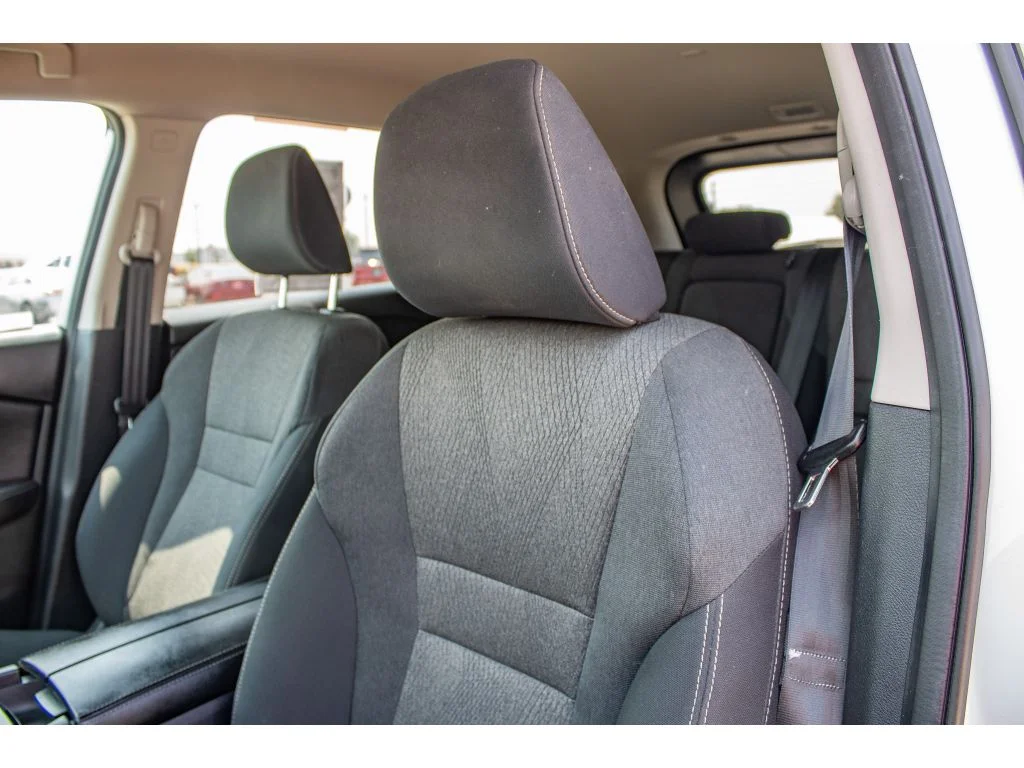 Used 2024 Everest White Pearl Nissan SV image 29