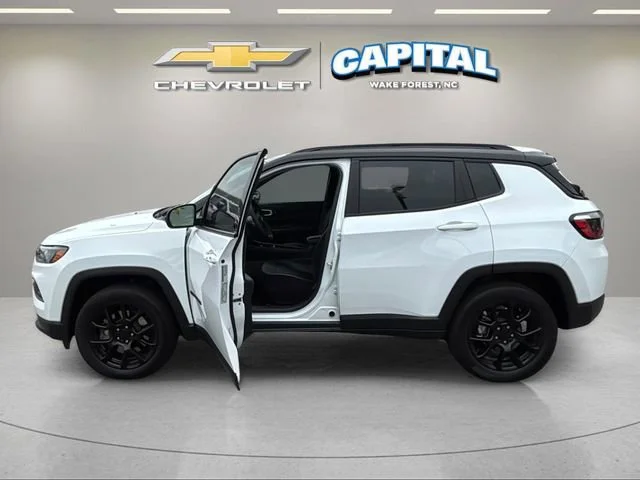 Used 2023 White Jeep Altitude 4x4 image 3