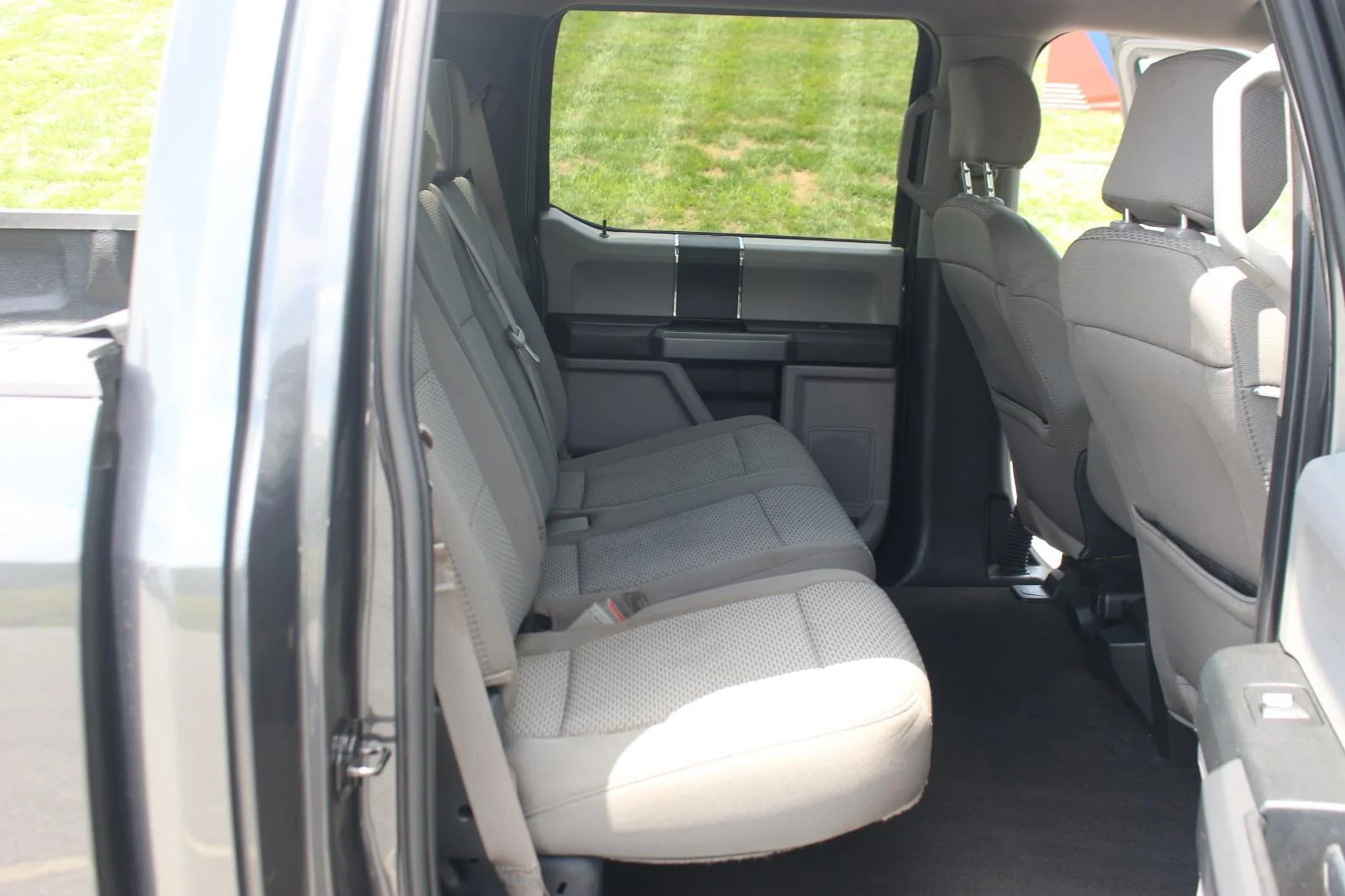 Used 2018 Grey Ford XL image 30