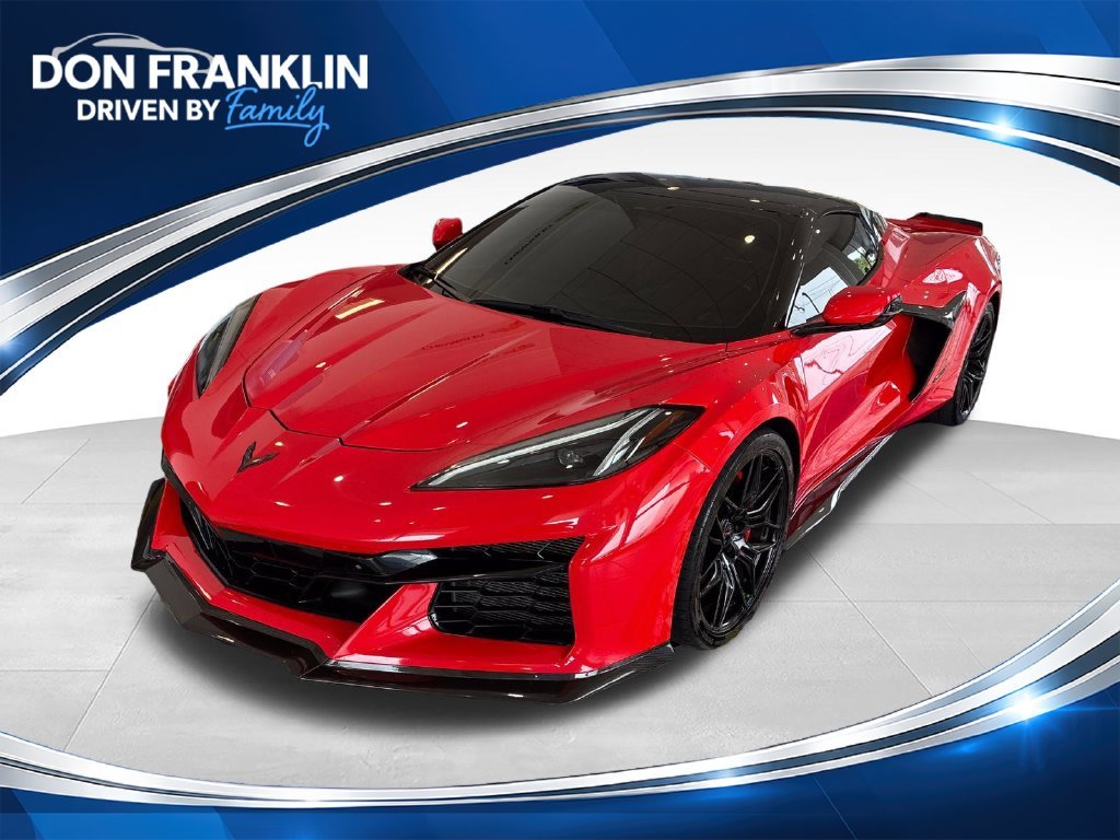 Used 2023 Red Chevrolet Z06 image 1
