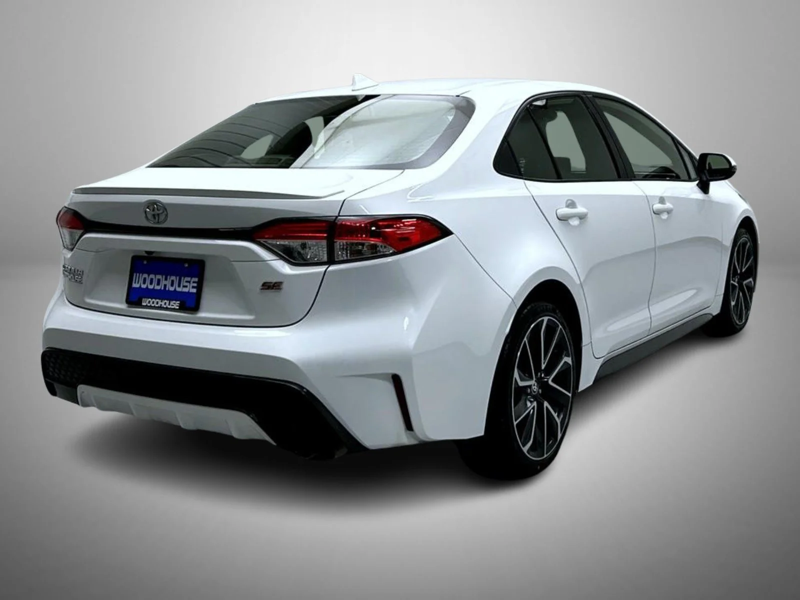 Used 2022 White Toyota SE image 5