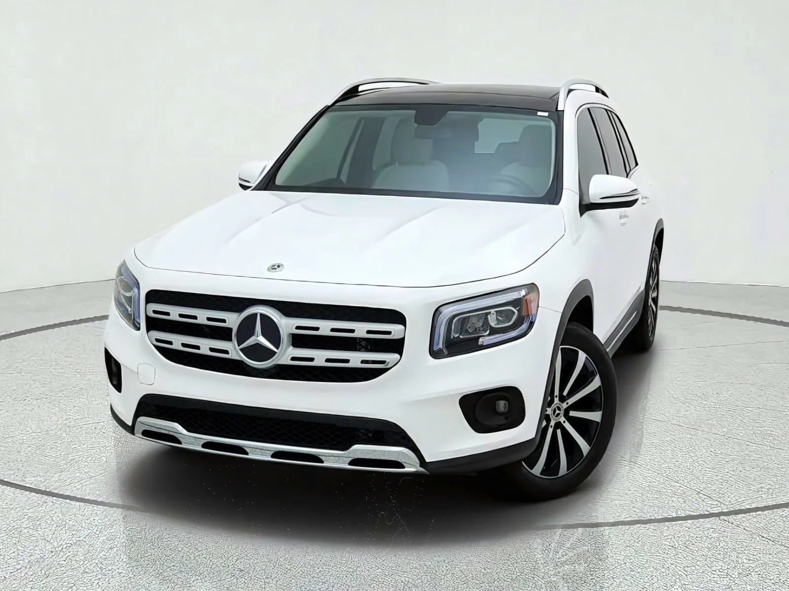 Certified Used 2023 Polar White Mercedes-Benz GLB 250 image 2