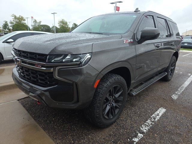 Used 2021 Gray Chevrolet Z71 image 3