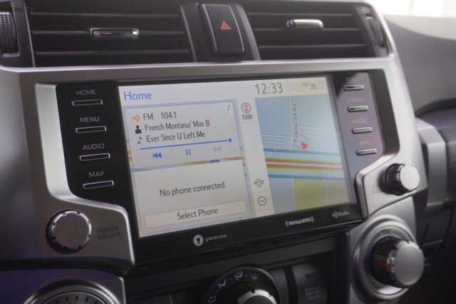 Used 2022  Toyota SR5 Premium image 31