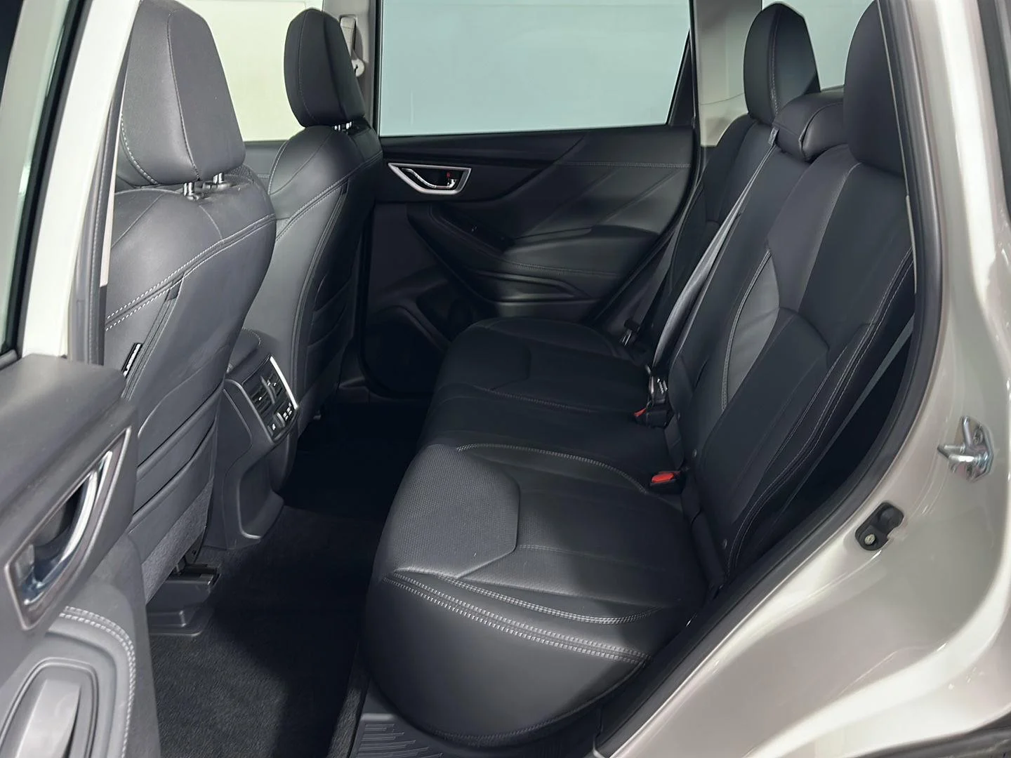 Used 2023 Crystal White Pearl Subaru Touring image 24