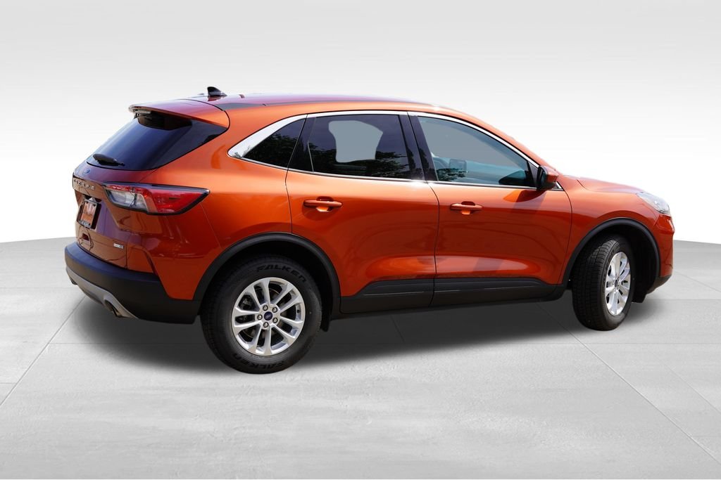 Used 2020 Sedona Orange Metallic Ford SE image 4