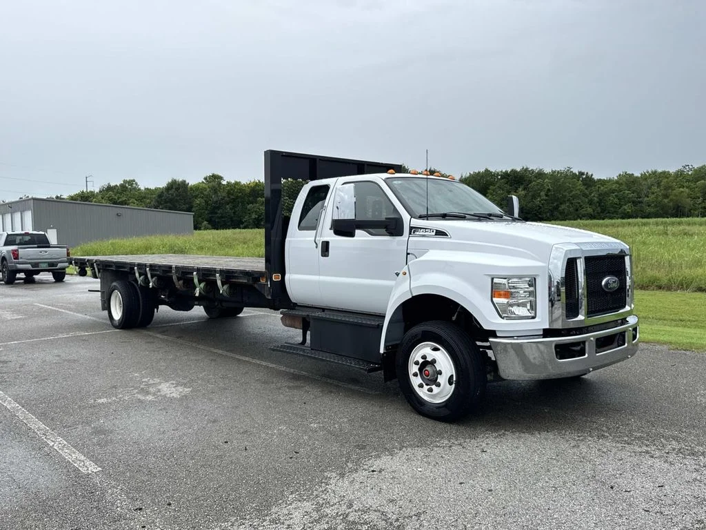 2024 Ford F-650 Chassis Cab Base