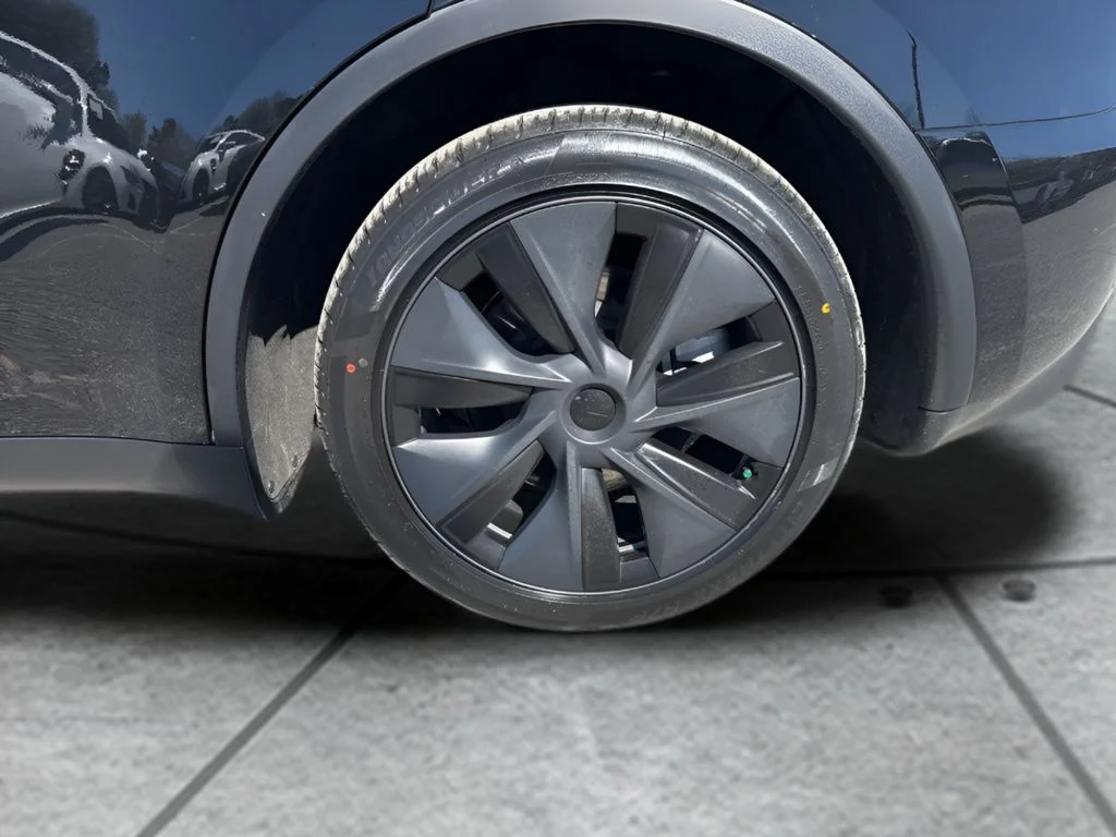 Used 2025 Black Tesla Long Range image 35