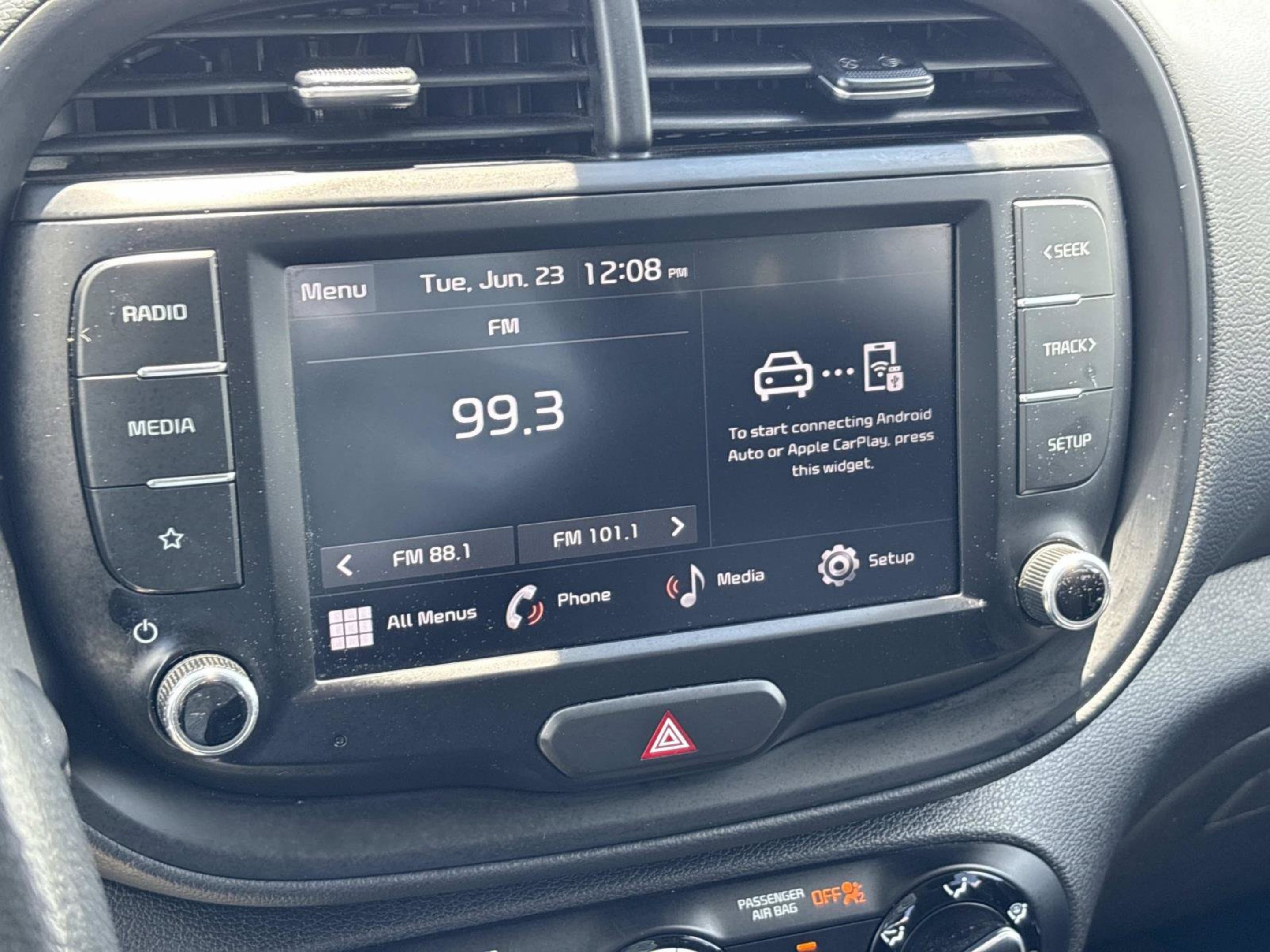 Used 2023 Snow White Pearl Kia LX image 28