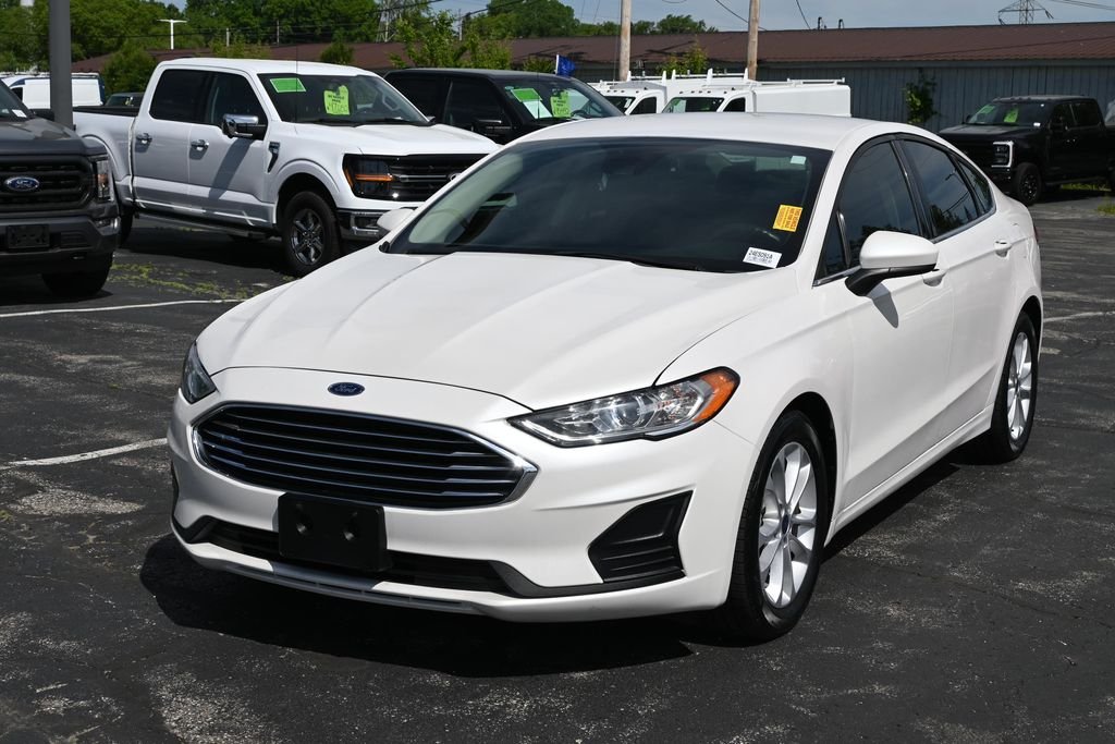 Certified Used 2020 White Platinum Clearcoat Metallic Ford SE image 5