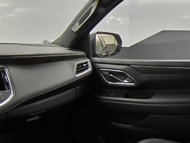 Used 2022 Black Chevrolet Z71 image 40