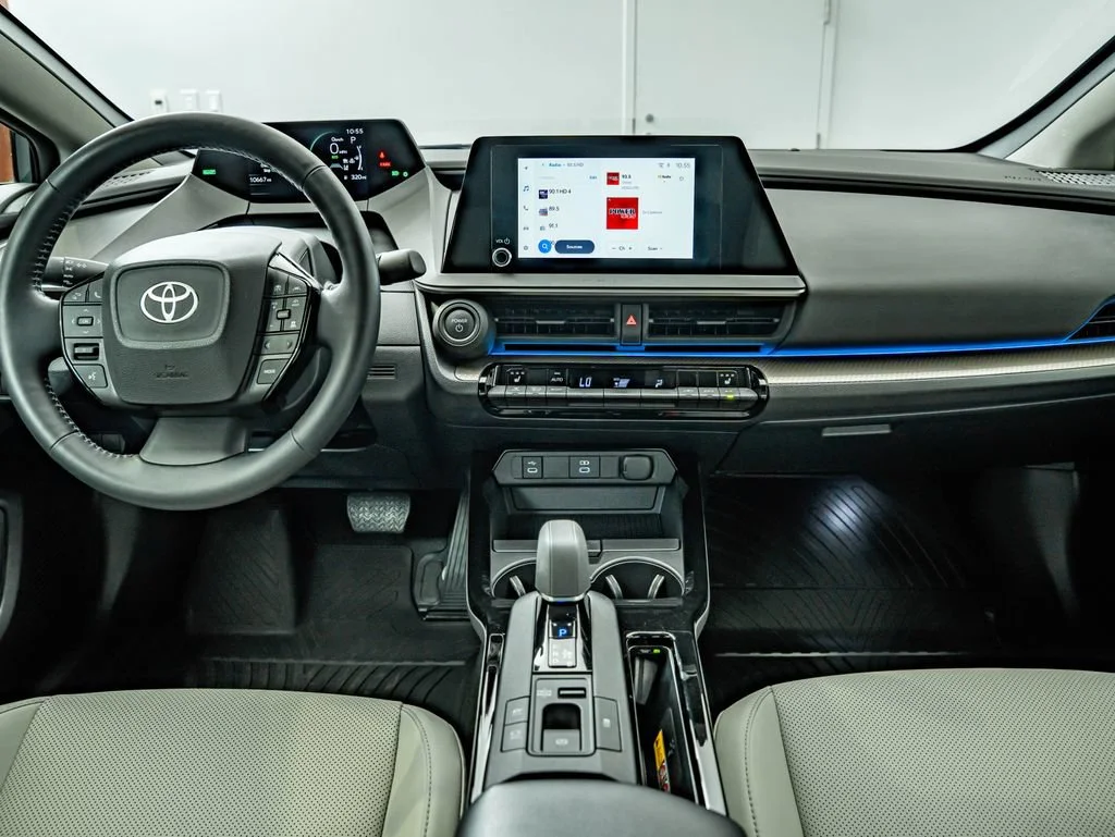 Used 2024 Guardian Gray Toyota XLE image 31