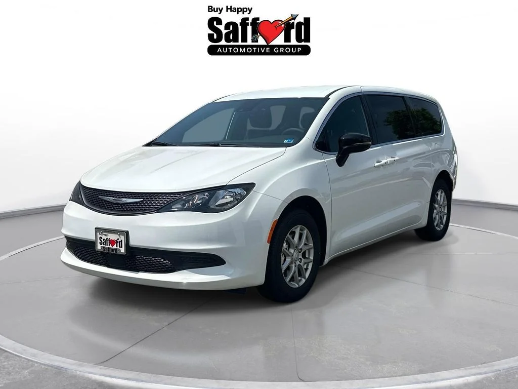 2026 Chrysler Voyager LX's photo