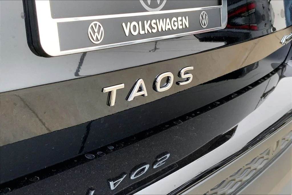 New 2026 Deep Black Pearl Volkswagen 1.5T SE Black image 9