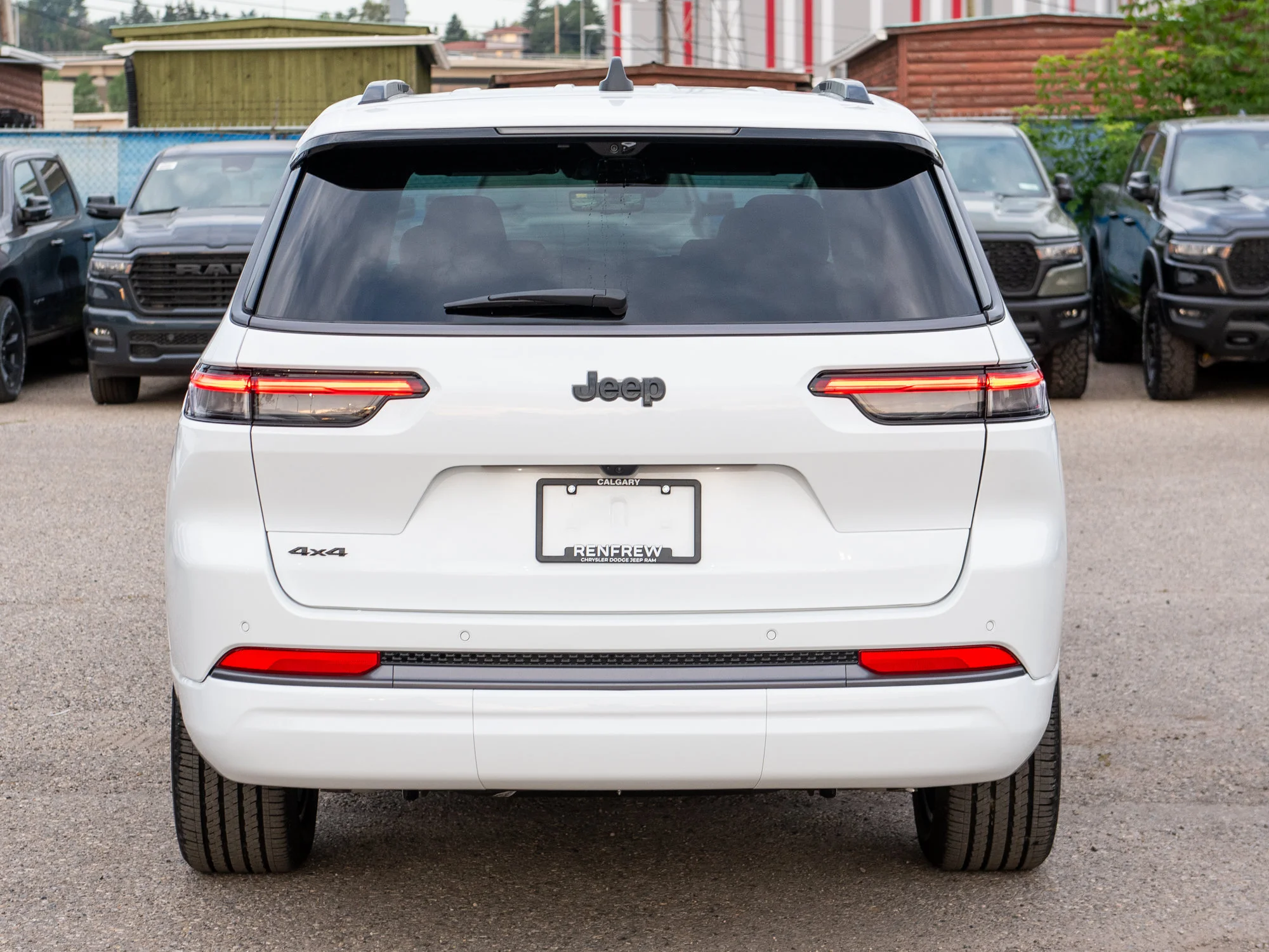 New 2026 White Jeep Limited Reserve* 4x4, Night Vision, Head-Up Display, Trailer Tow Package image 5