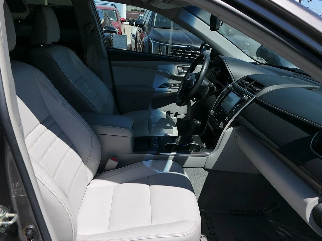 Used 2017 Gray Toyota XLE image 29