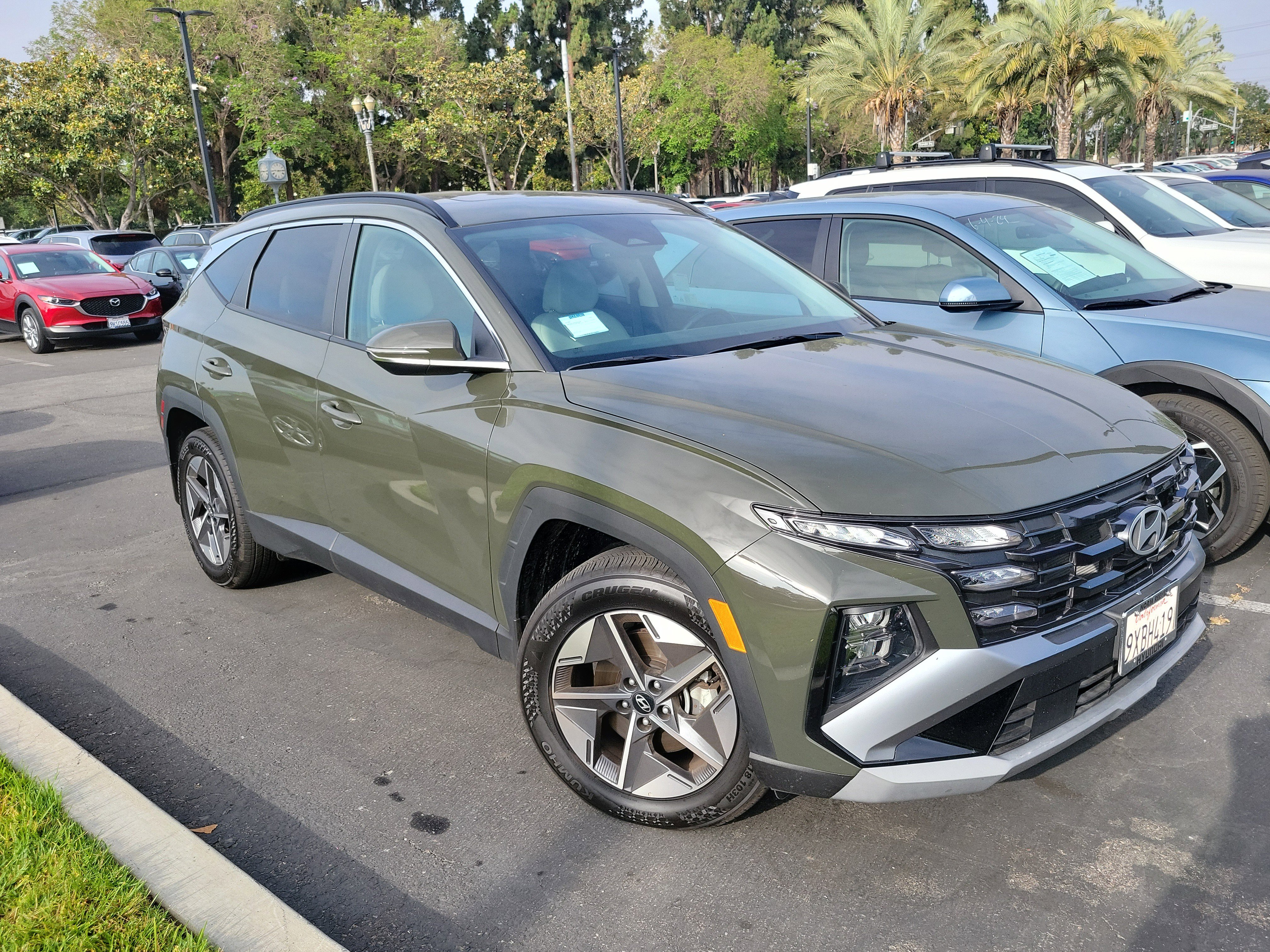 Certified Used 2025 Rockwood Green Hyundai SEL Convenience image 2