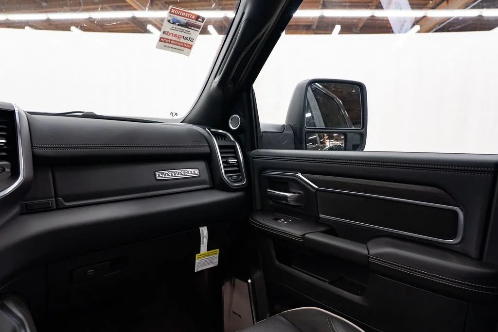 New 2026 Granite Crystal Metallic Clear-Coat Exterior Paint RAM Laramie image 11
