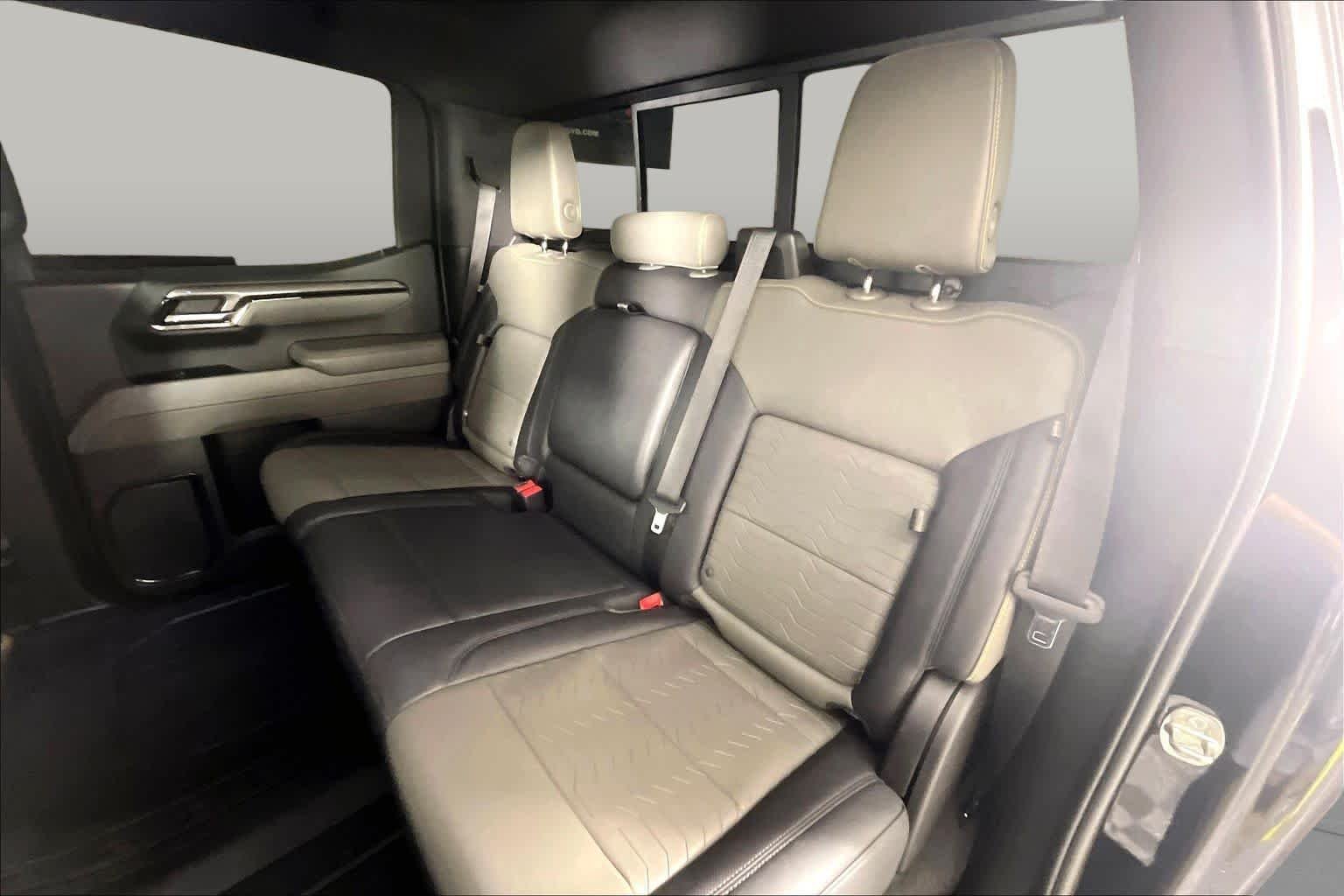 Used 2022 Black Chevrolet ZR2 image 19
