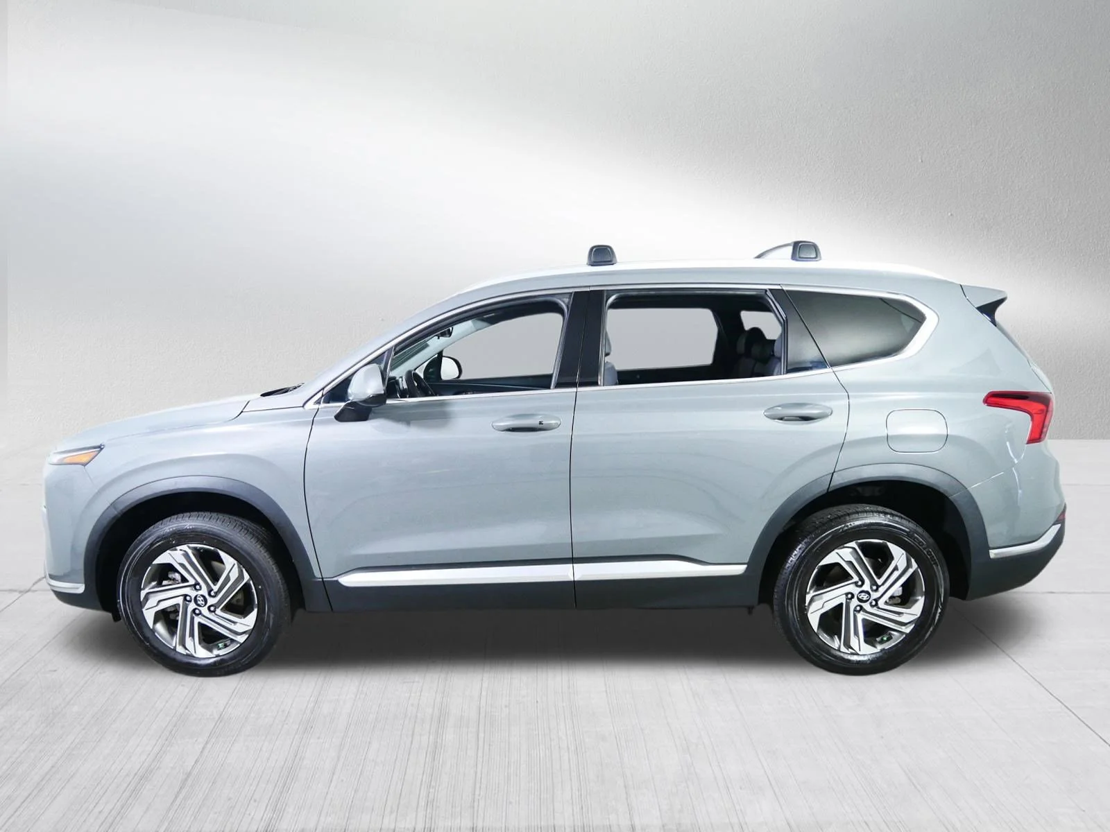 Used 2022 Hampton Gray Hyundai SEL image 4