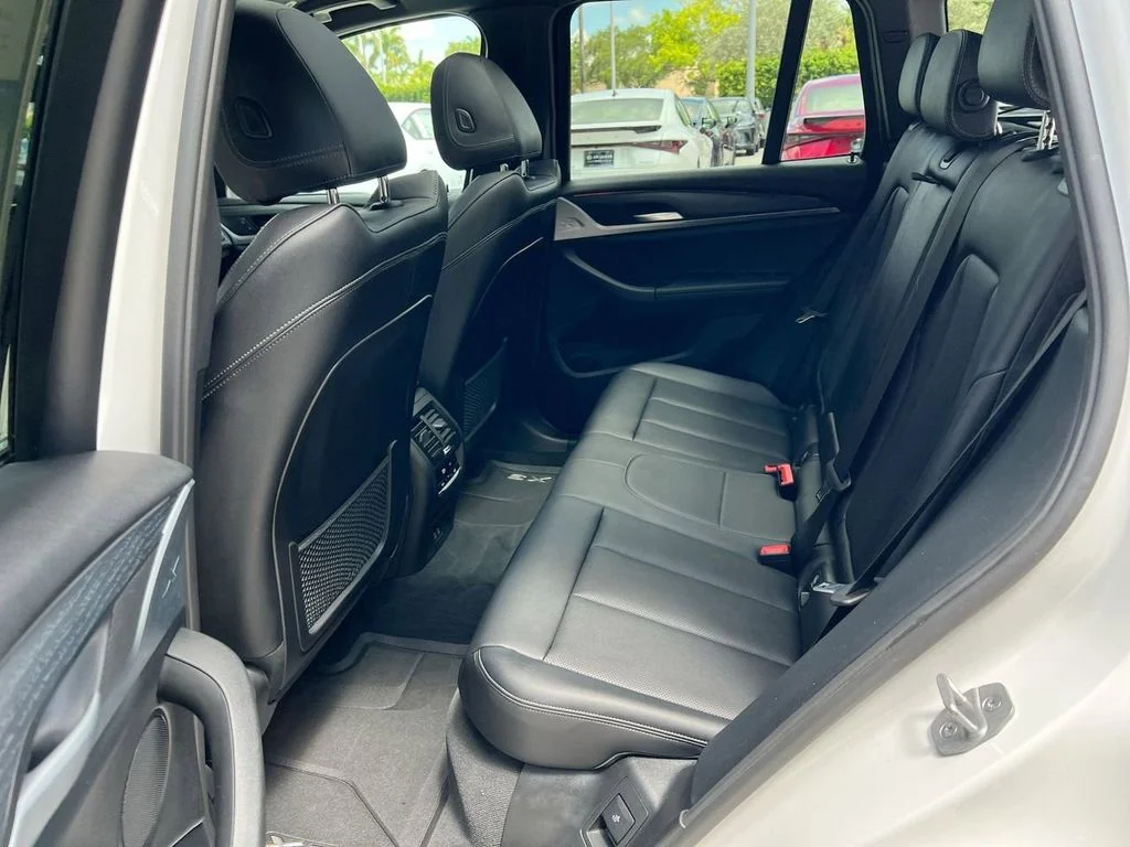 Used 2024 White Metallic BMW xDrive30i image 20