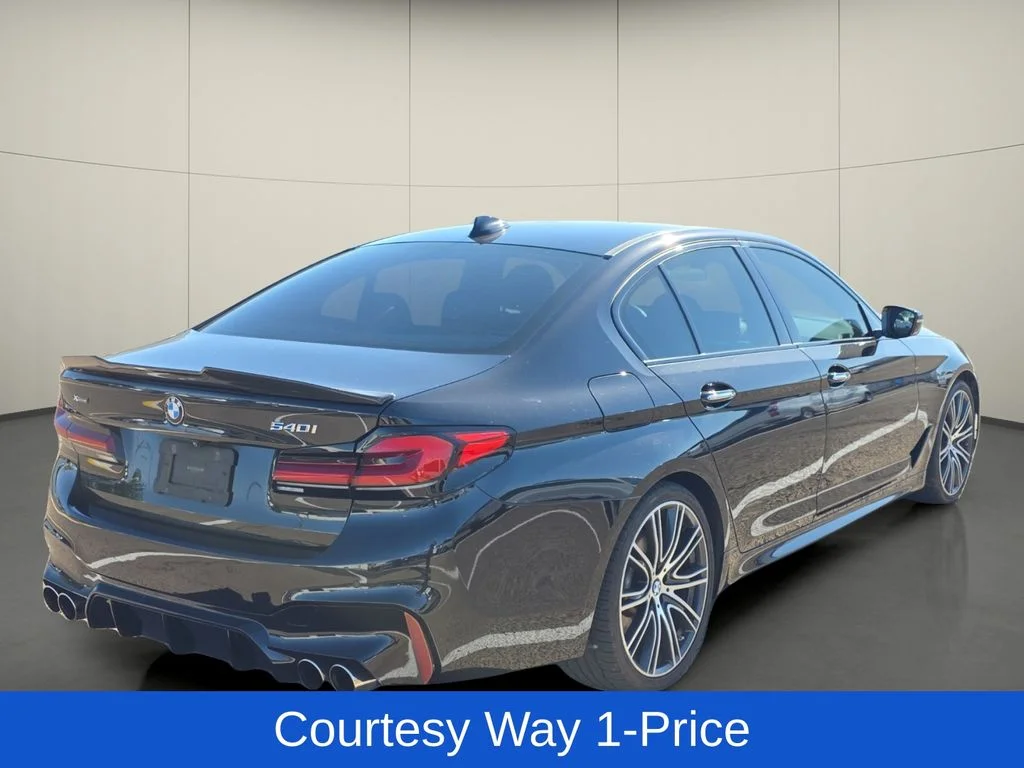 Used 2018 Black BMW 540i xDrive image 9