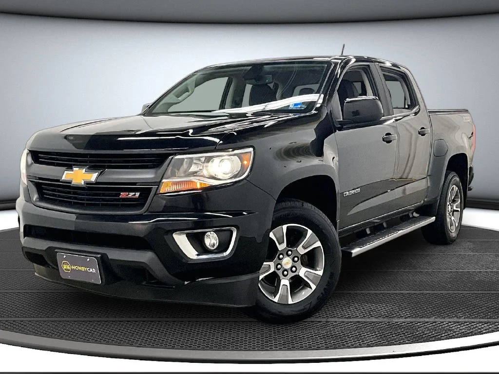 Used 2020 Black Chevrolet Z71 image 3