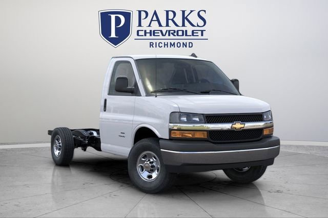 2025 Chevrolet Express Cutaway 3500 1WT