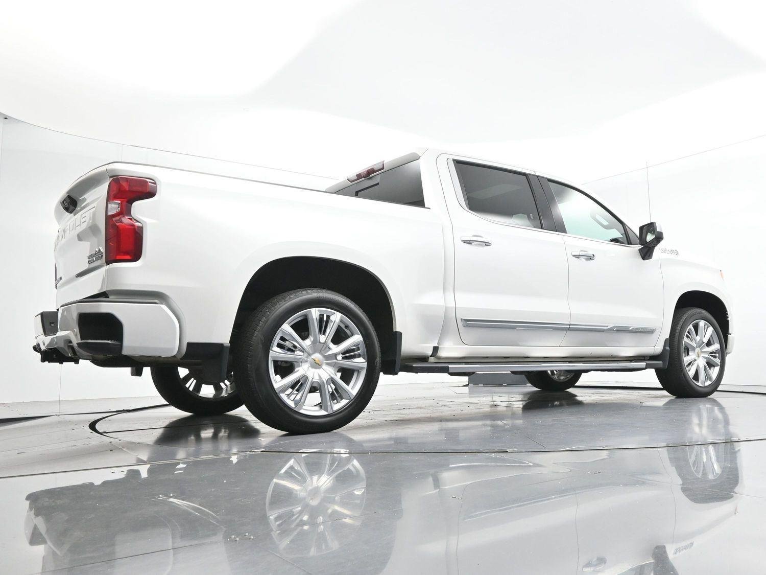 Used 2024 Iridescent Pearl Tricoat Chevrolet High Country image 52