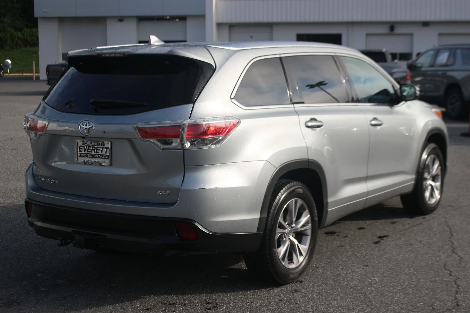 Used 2015  Toyota XLE image 6