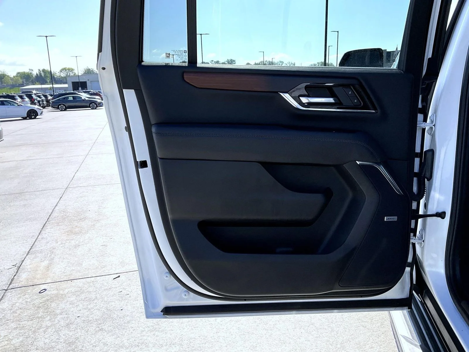 Used 2025 White GMC Denali image 22