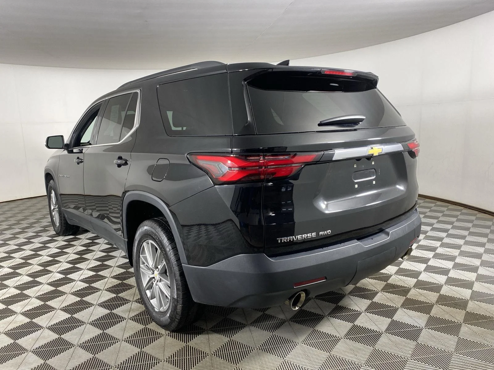 Used 2023 MOSAIC BLACK METALLIC Chevrolet LT Cloth image 5