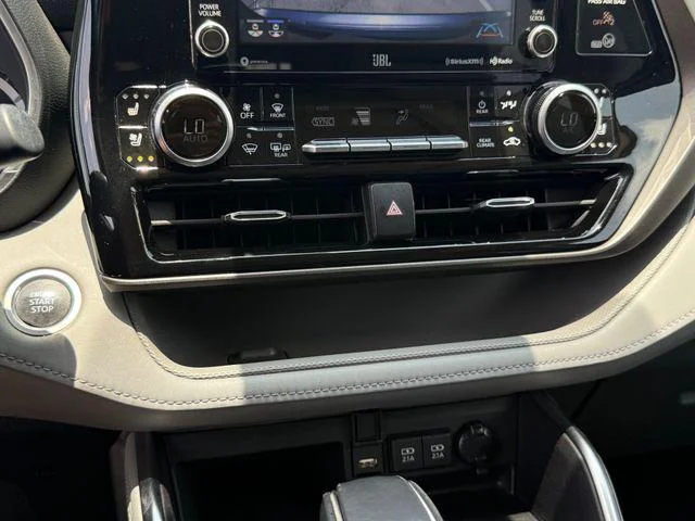 Certified Used 2020 MOON DUST Toyota Limited image 17