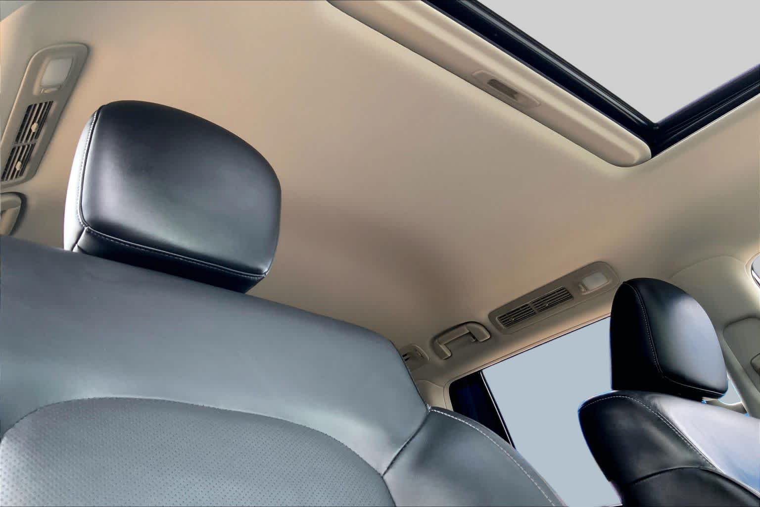 Used 2019 Moonstone White INFINITI LUXE image 14