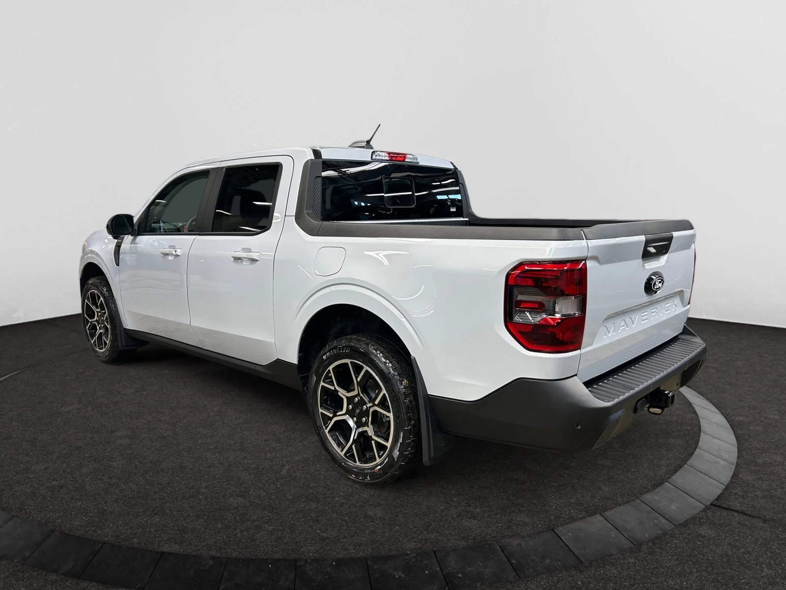 New 2026 Space White Metallic Ford Lariat image 3