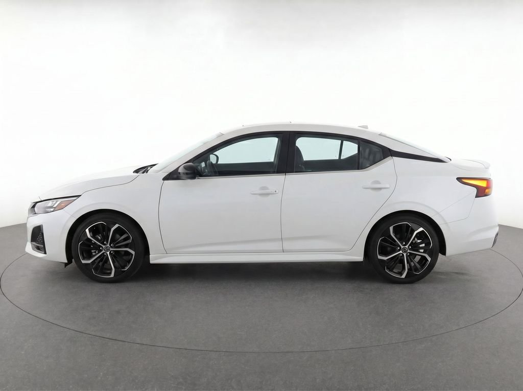 Used 2024 White Nissan 2.5 SR image 2
