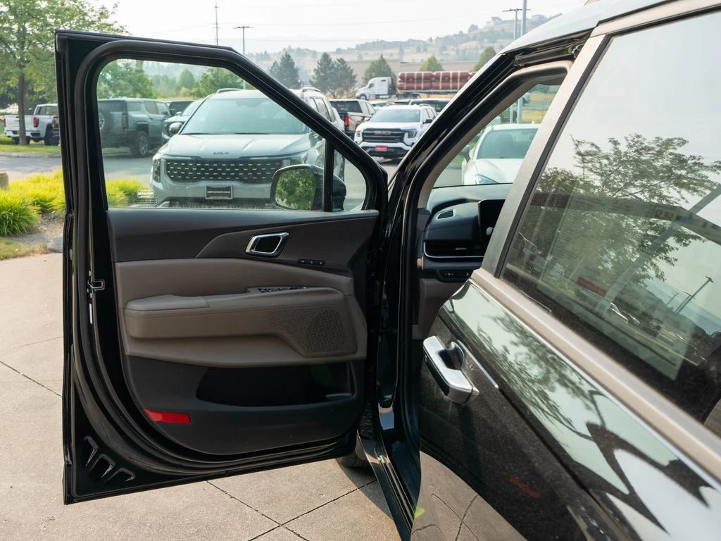 New 2026 Aurora Black Pearl Kia EX image 18
