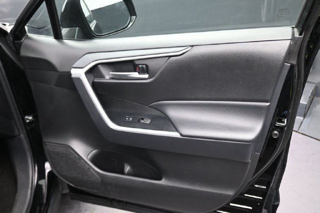 Used 2025 Midnight Black Metallic Toyota XLE image 25