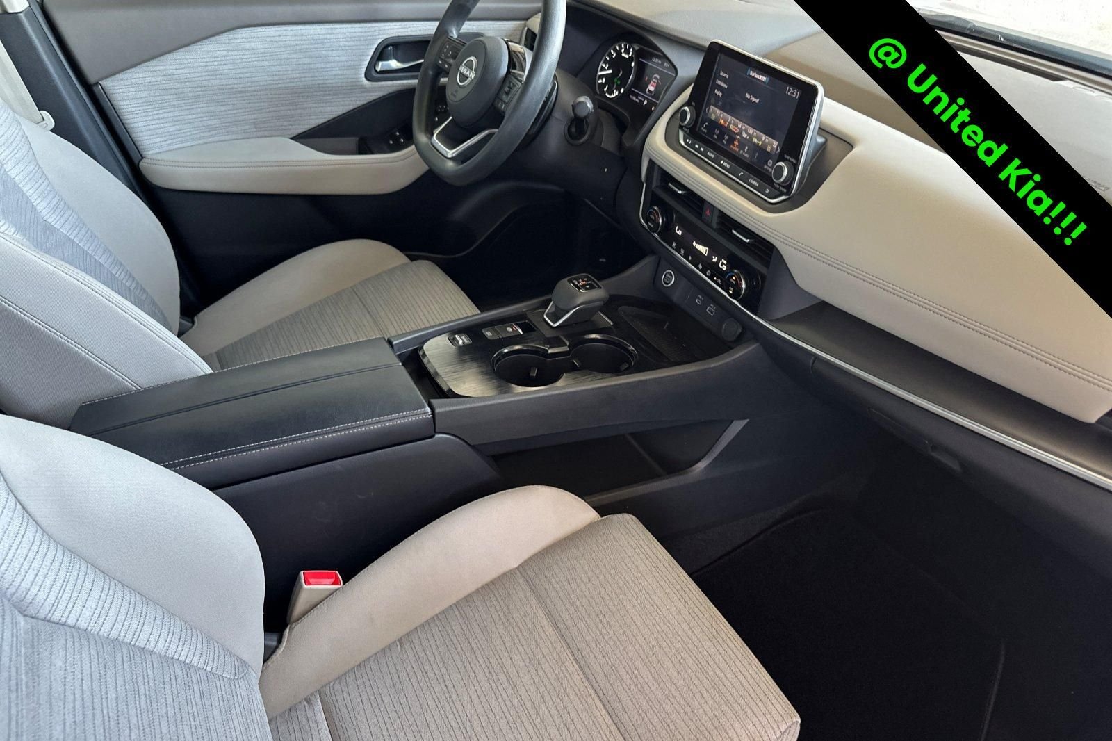 2023 Nissan Rogue SV - Photo 16