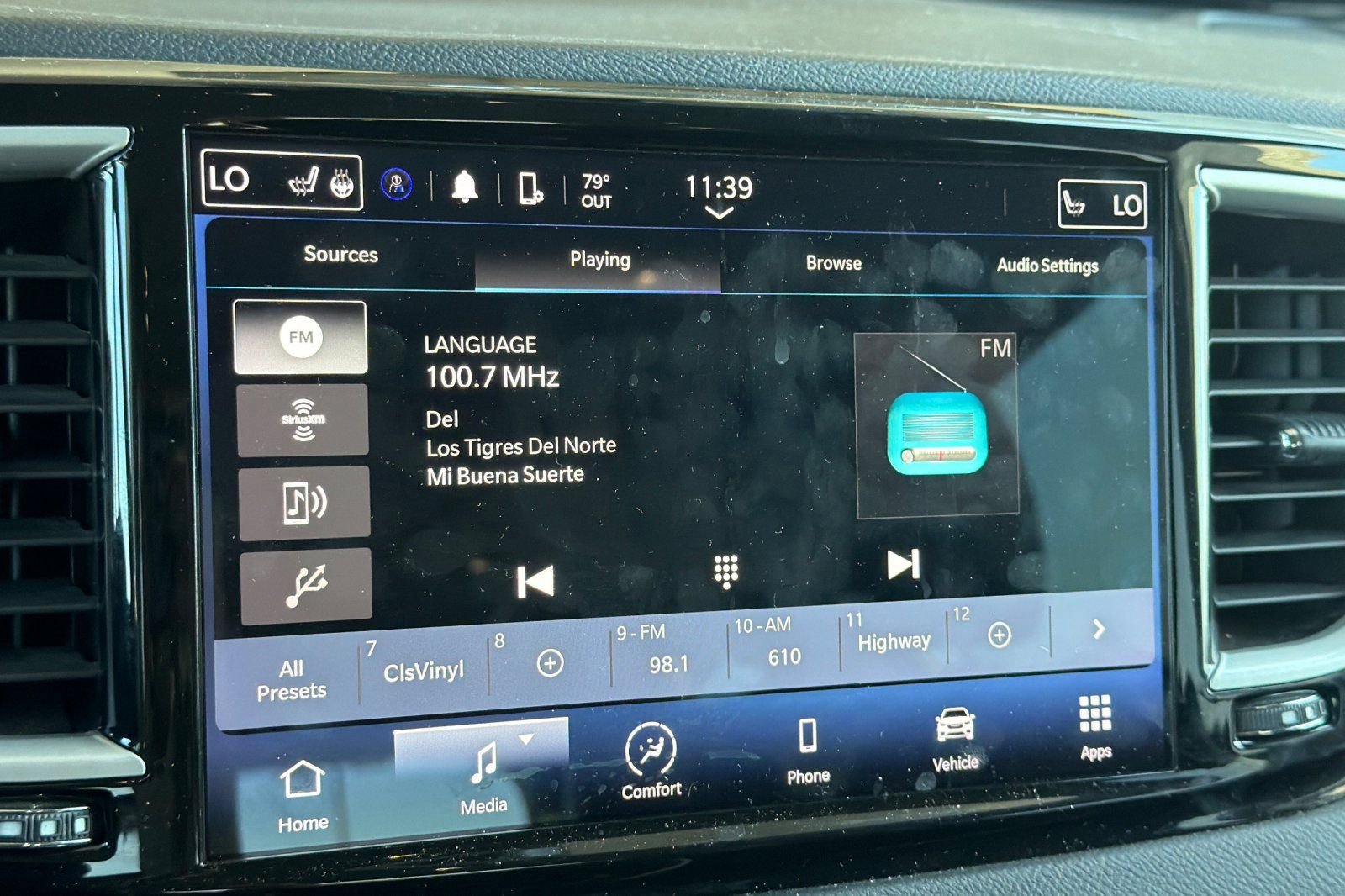 Used 2023 Silver Chrysler Touring L image 23