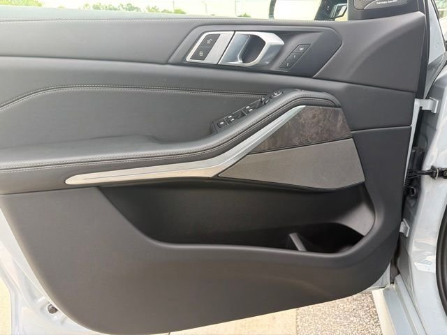Used 2026 Gray BMW sDrive40i image 10