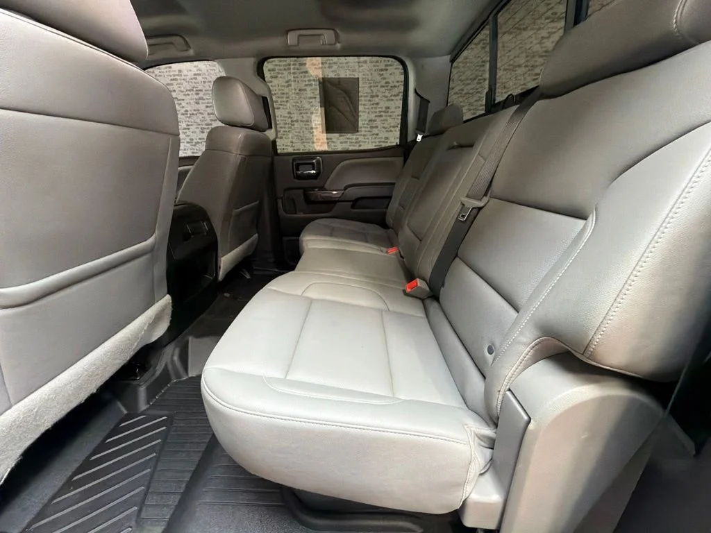 Used 2018 Quicksilver Metallic GMC SLT image 13