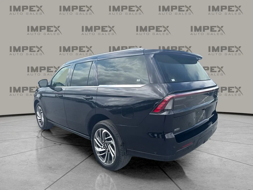 Used 2025 Black Lincoln Reserve image 2