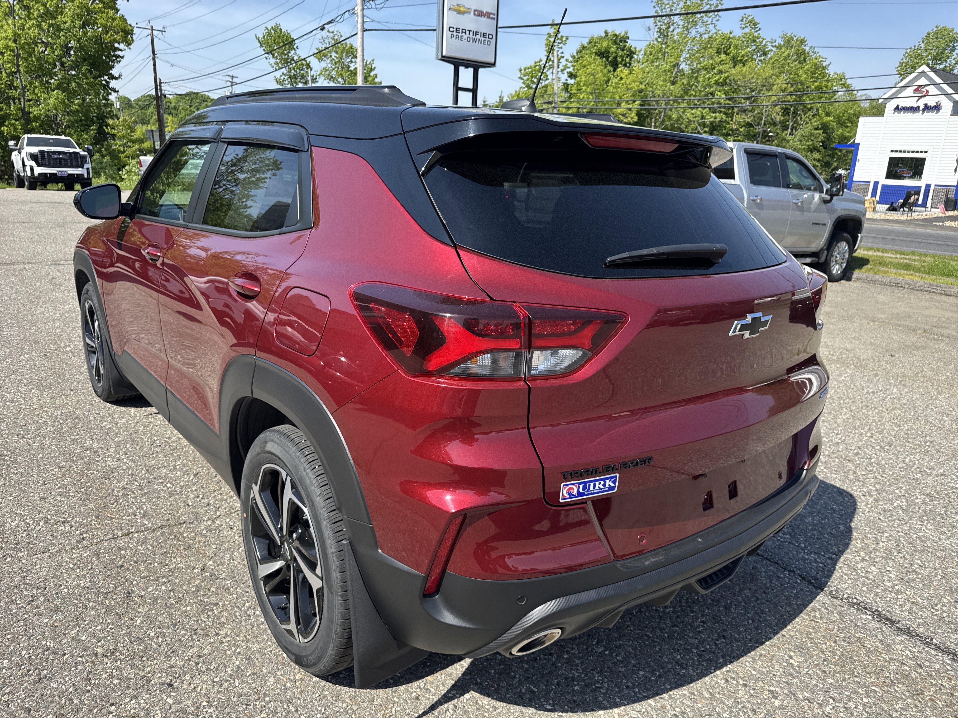 Used 2022 Crimson Metallic Chevrolet RS image 6