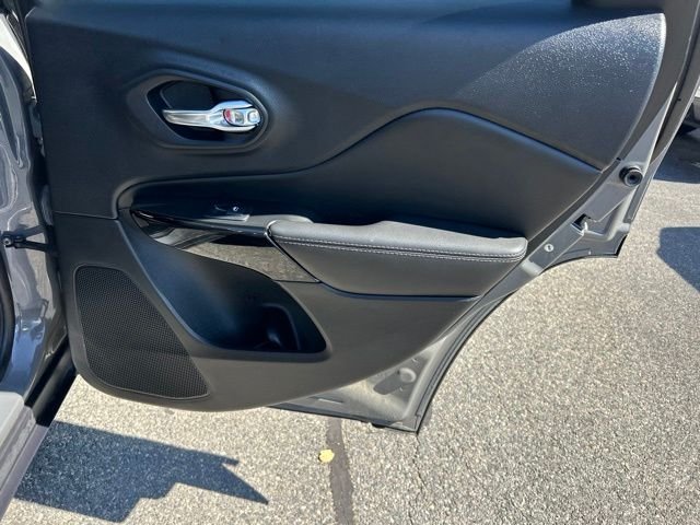 Used 2023 Gray Jeep Altitude image 14
