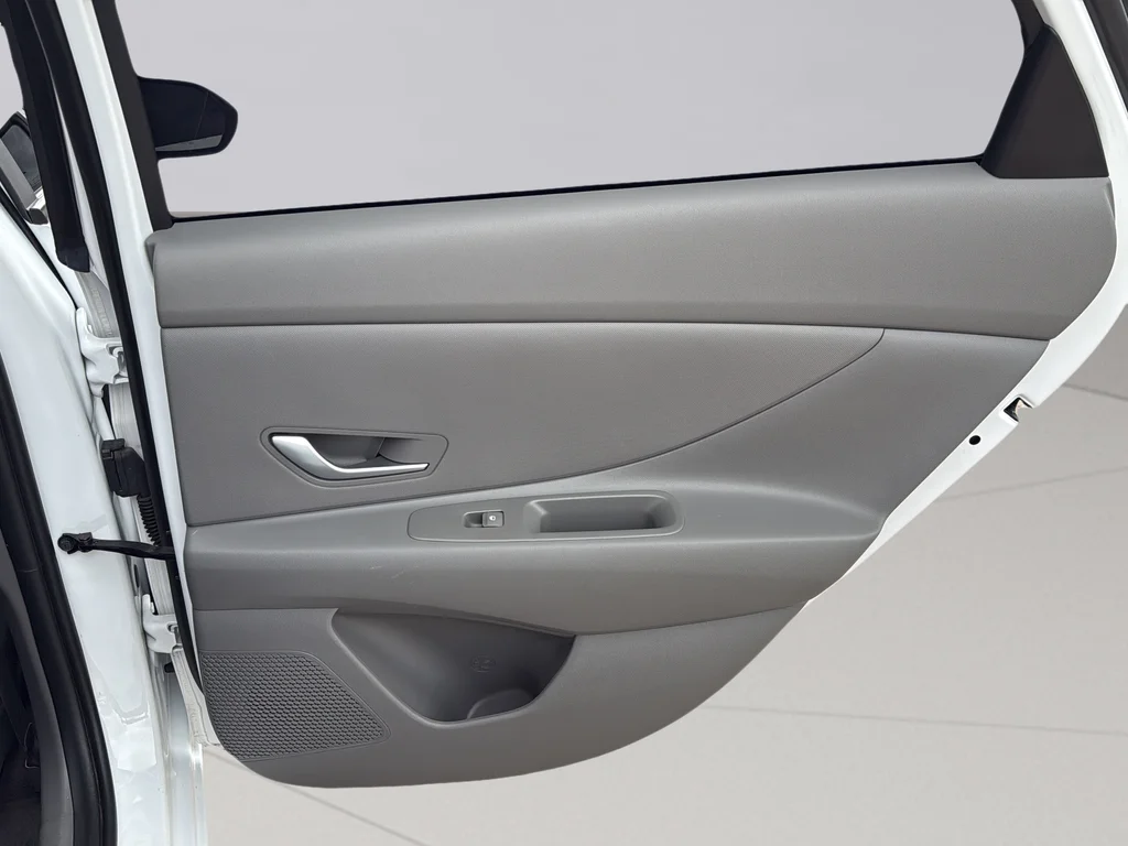 Used 2024 Serenity White Hyundai SEL image 28