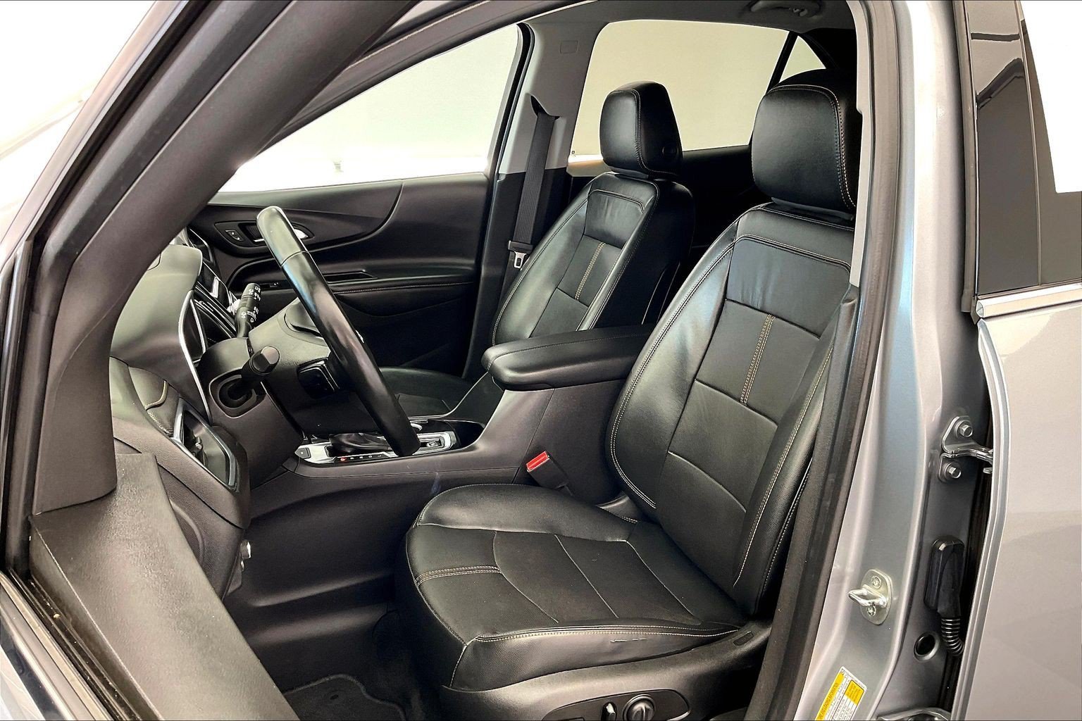 Used 2023 Sterling Gray Metallic Chevrolet Premier image 17
