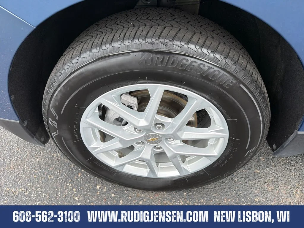 Used 2024 Lakeshore Blue Metallic Chevrolet LT image 25